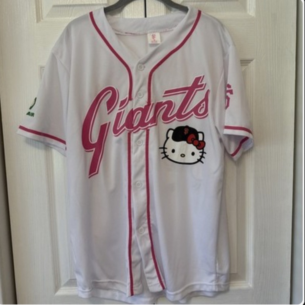 6/8/2025 San Francisco Giants Hello Kitty Jersey - SGA - Size M NWT unisex ⚾️